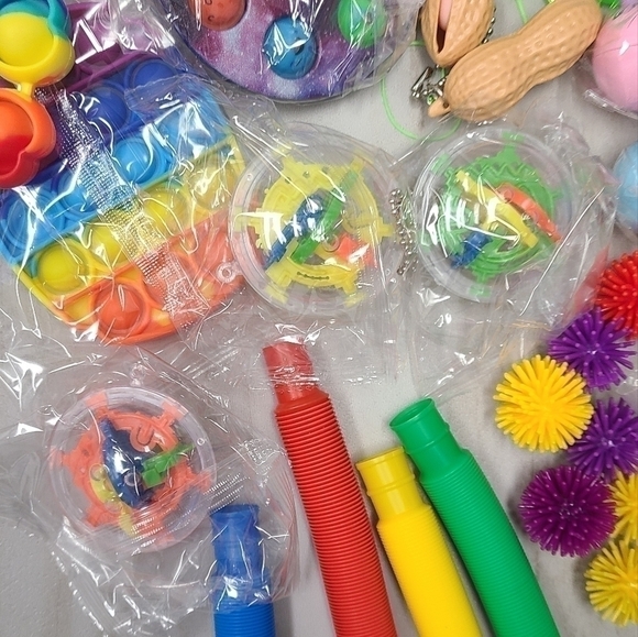 FIDGET Toy Mystery Bag - Picture 3 of 6